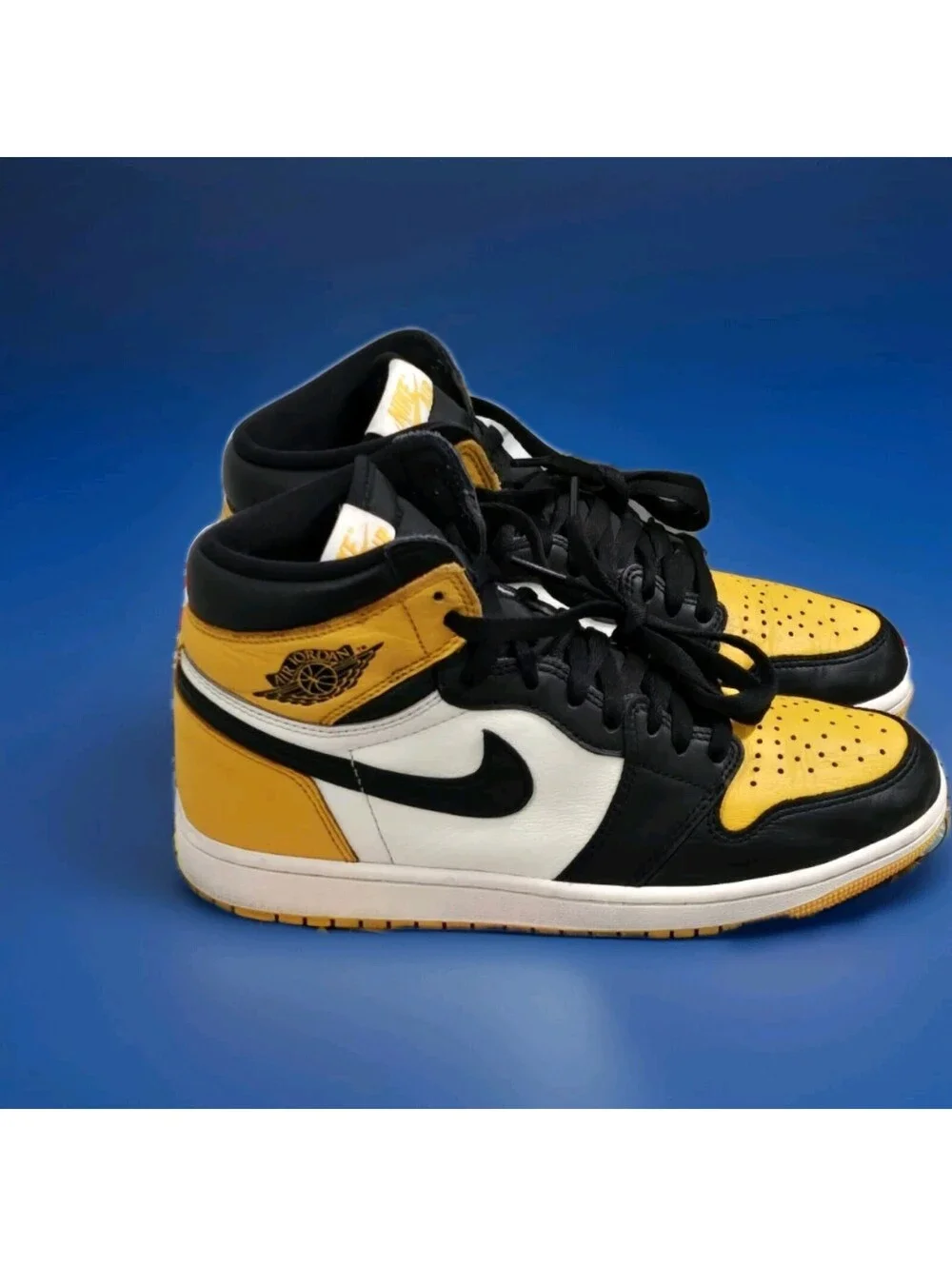 Air Jordan 1 Retro High Taxi Size 8 555088-711